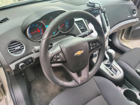 Used 2015 Chevrolet Cruze LT w/ Technology Package image 13