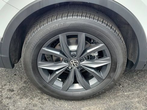 Used 2024 Volkswagen Tiguan SE FWD image 6