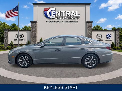 Used 2023 Hyundai Sonata SEL FWD image 9