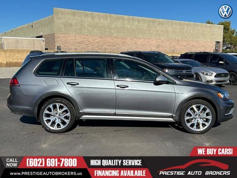 Used 2017 Volkswagen Golf Alltrack SEL image 5