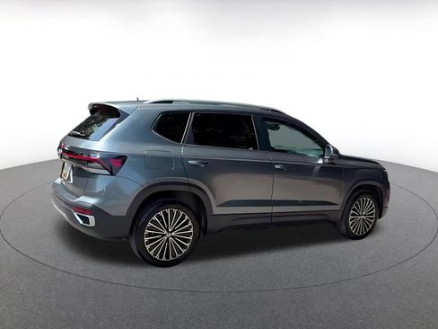 Used 2026 Volkswagen Taos SE FWD image 14