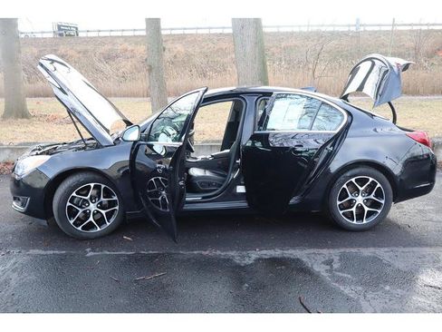 Used 2017 Buick Regal Sport Touring image 17