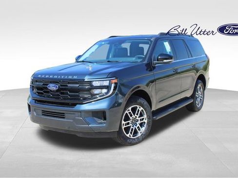 New 2026 Ford Expedition Active image 1