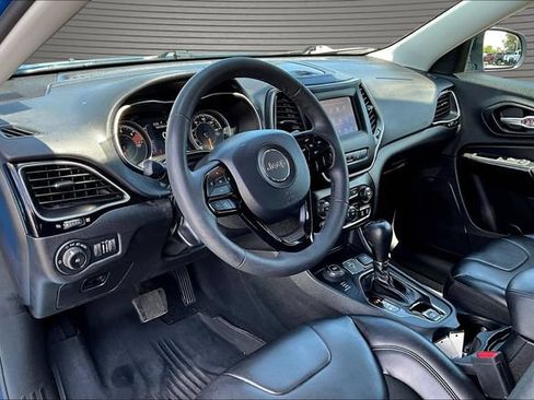 Used 2021 Jeep Cherokee Latitude Plus AWD/4WD image 17