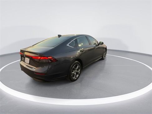 Used 2023 Honda Accord EX image 8