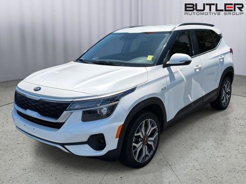 Used 2021 Kia Seltos S AWD/4WD image 2