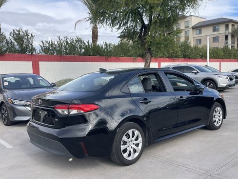 Used 2024 Toyota Corolla LE image 2
