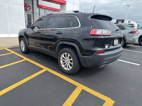Used 2019 Jeep Cherokee Latitude w/ Cold Weather Group AWD/4WD image 4