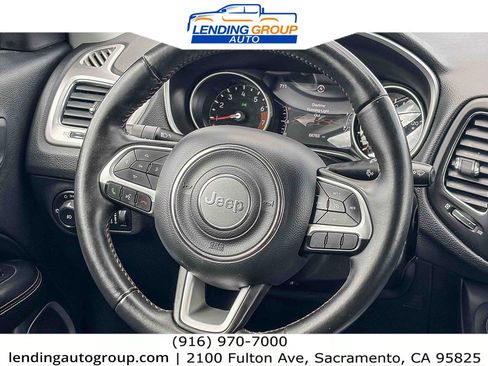 Used 2018 Jeep Compass Latitude w/ Popular Equipment Group FWD image 14