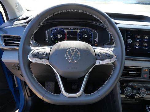 Certified 2022 Volkswagen Taos SEL image 26