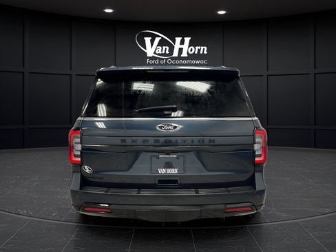 Used 2024 Ford Expedition Limited AWD/4WD image 6
