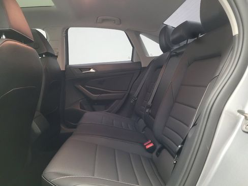 Used 2022 Volkswagen Jetta SE FWD image 18