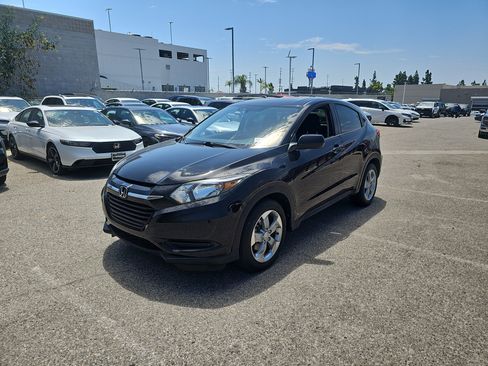 Used 2018 Honda HR-V LX image 8