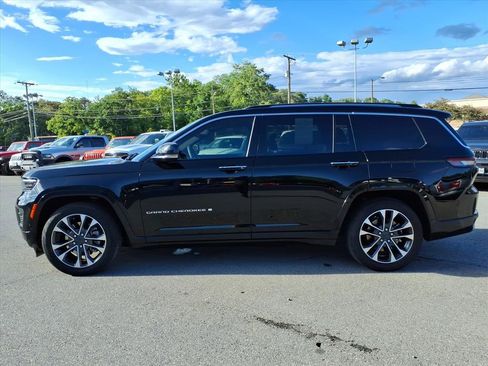 Used 2023 Jeep Grand Cherokee L Overland w/ Luxury Tech Group IV AWD/4WD image 7