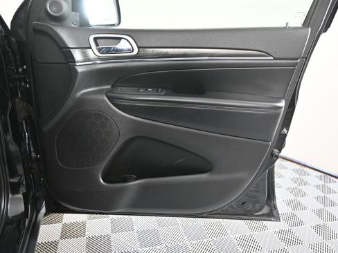 Used 2022 Jeep Grand Cherokee Limited AWD/4WD image 12