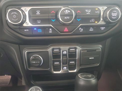 Used 2021 Jeep Wrangler Unlimited Sahara w/ Safety Group image 18