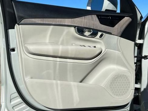 Used 2021 Volvo XC90 T6 Inscription w/ Protection Package Premier image 12