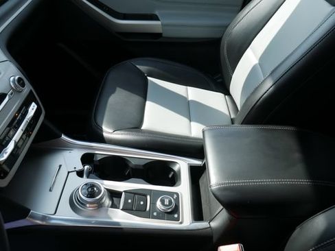 Used 2023 Ford Explorer XLT w/ Equipment Group 202A AWD/4WD image 25