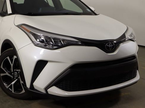 Used 2020 Toyota C-HR XLE image 43