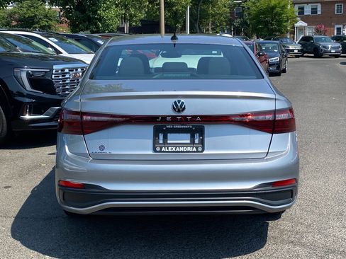 Certified 2025 Volkswagen Jetta Sport FWD image 4