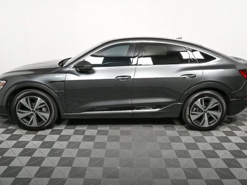 Used 2024 Audi Q8 e-tron Premium image 31