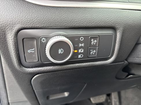 Certified 2022 Ford Explorer XLT w/ Equipment Group 202A image 32