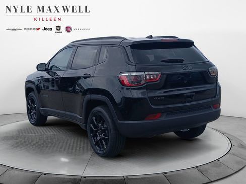 New 2026 Jeep Compass Latitude image 14