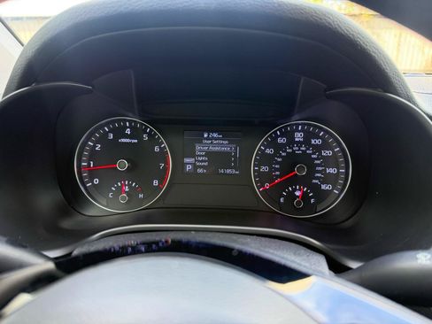 Used 2020 Kia Forte LXS FWD image 25