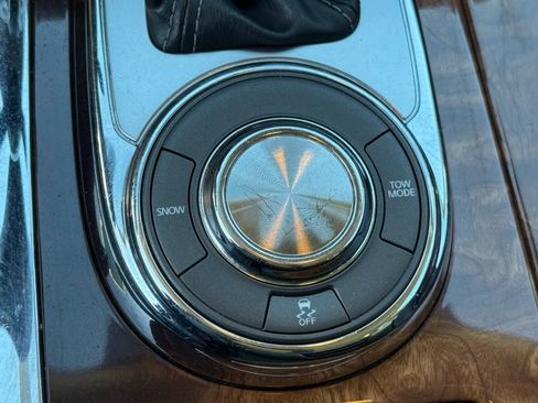 Used 2015 INFINITI QX80 2WD w/ Deluxe Technology Package image 29