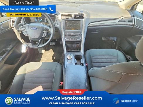 Used 2018 Ford Fusion SE w/ Fusion SE Technology Package FWD image 11