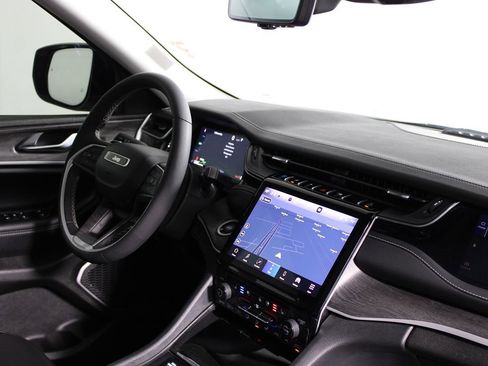 Used 2023 Jeep Grand Cherokee 30th Anniversary image 17