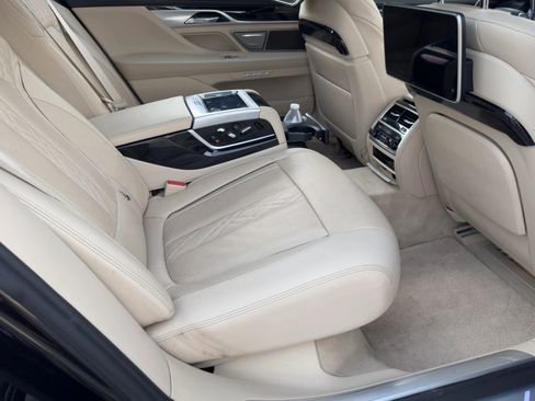 Used 2016 BMW 750Li xDrive image 16