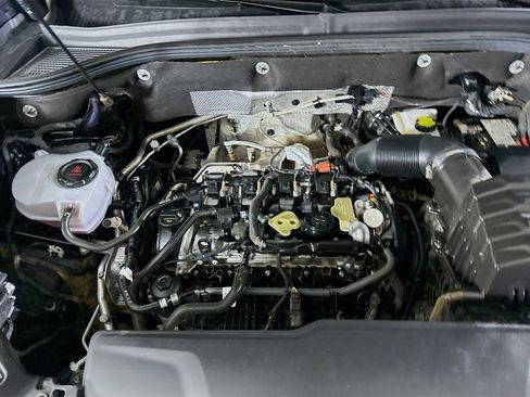 Used 2025 Volkswagen Atlas SE image 33