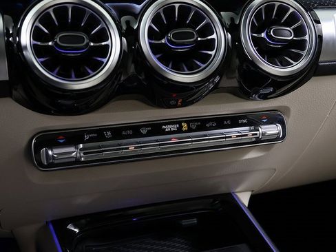 Certified 2026 Mercedes-Benz GLB 250 4MATIC image 21