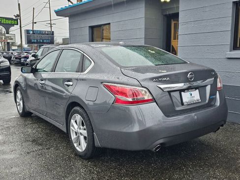 Used 2015 Nissan Altima 2.5 SV image 3