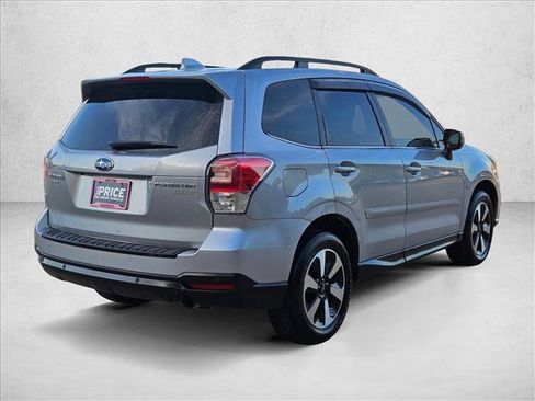 Used 2017 Subaru Forester 2.5i Limited AWD/4WD image 5