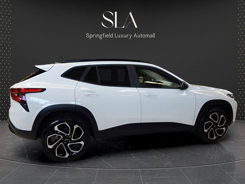 Used 2026 Chevrolet Trax RS w/ Driver Confidence Package image 4