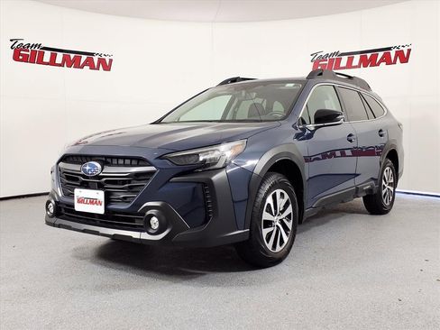 Used 2025 Subaru Outback Premium image 3