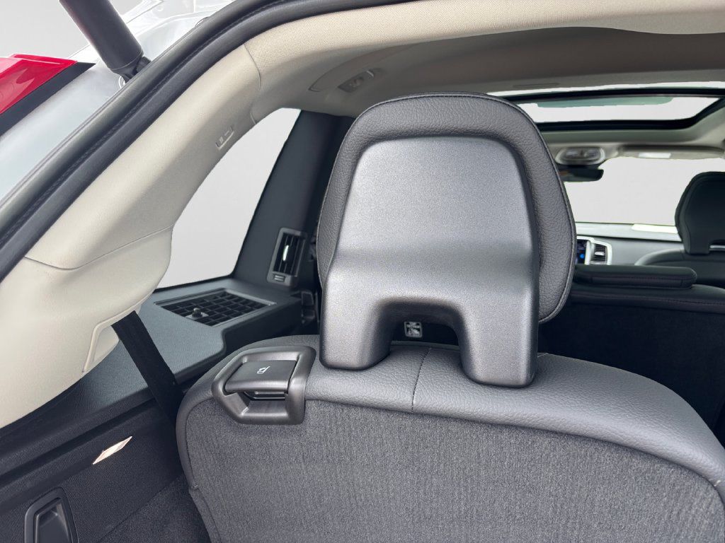 Used 2023 Volvo XC90 B6 Plus w/ Protection Package Premier AWD/4WD image 44