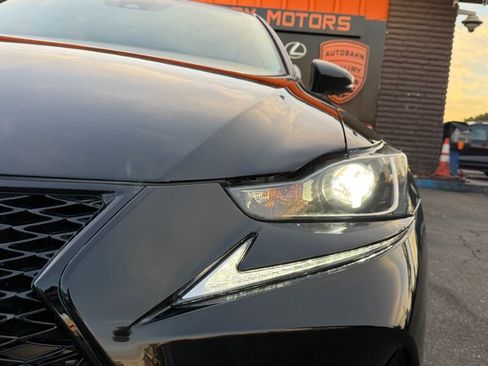 Used 2018 Lexus IS 300 RWD image 4