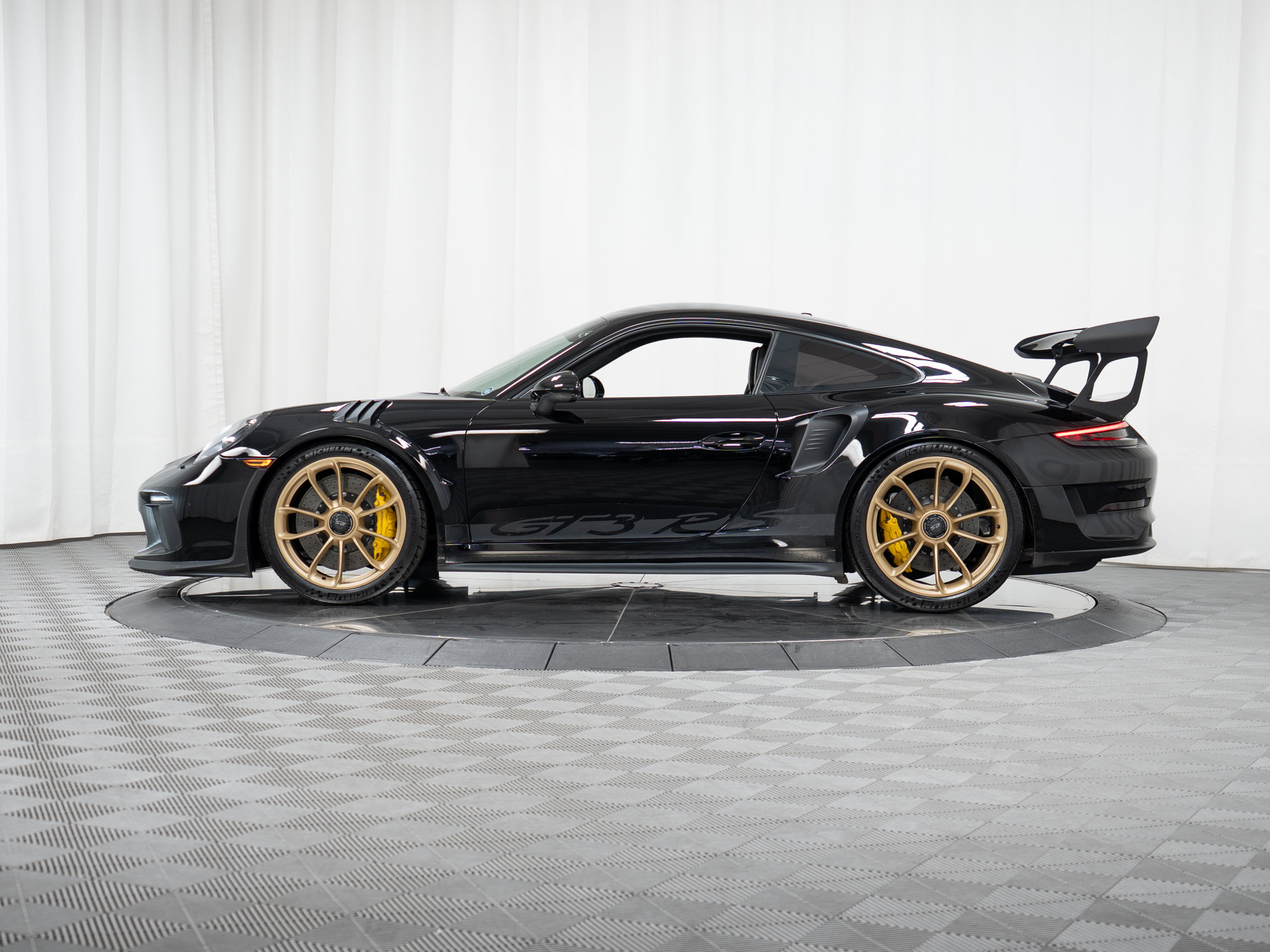 Certified 2019 Porsche 911 GT3 RS RWD image 37