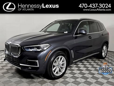 Used 2022 BMW X5 xDrive40i w/ Premium Package AWD/4WD image 1