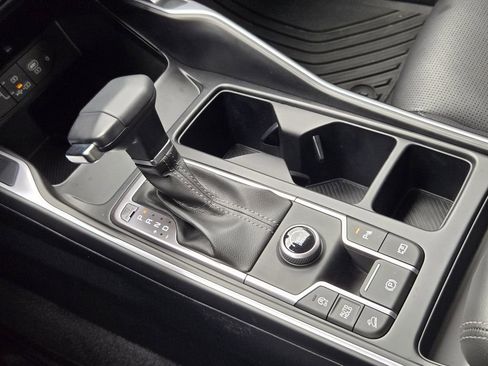 Used 2025 Kia Sorento S image 19