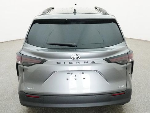 New 2026 Toyota Sienna XLE FWD image 9