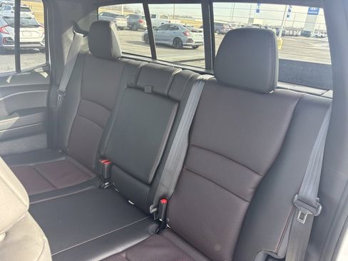 Certified 2021 Honda Ridgeline Black Edition image 23