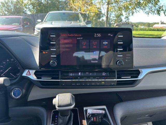 Used 2022 Toyota Sienna XLE AWD/4WD image 14
