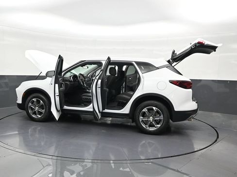 Used 2024 Chevrolet Blazer LT FWD image 35