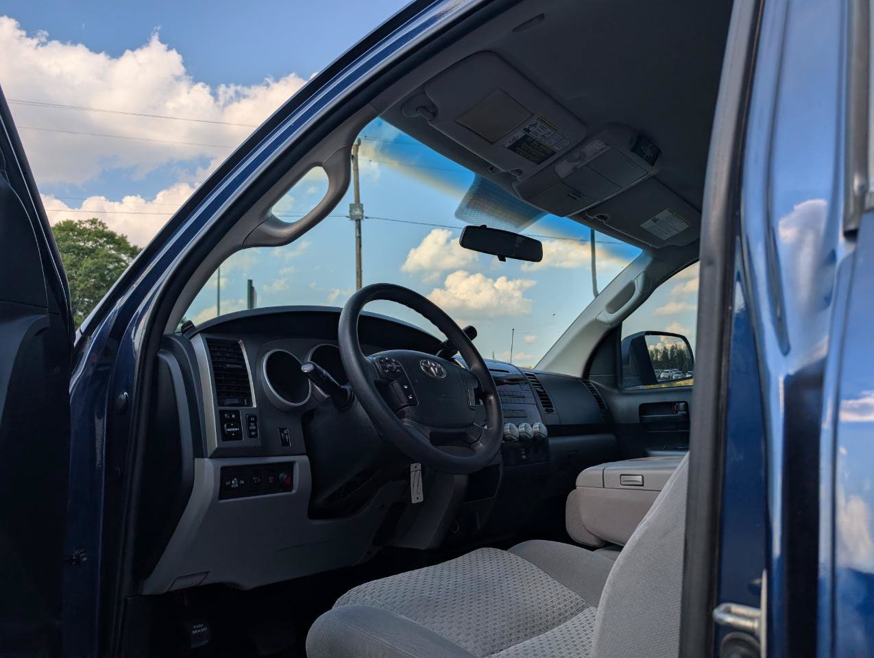 Used 2013 Toyota Tundra 4x4 Double Cab w/ Tow Pkg image 13