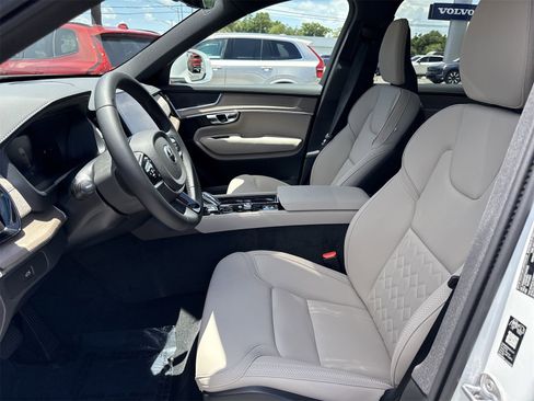 New 2026 Volvo XC90 B6 Core w/ Protection Package image 10