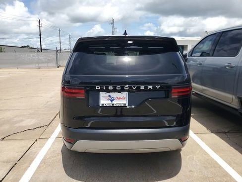 Used 2024 Land Rover Discovery S AWD/4WD image 7